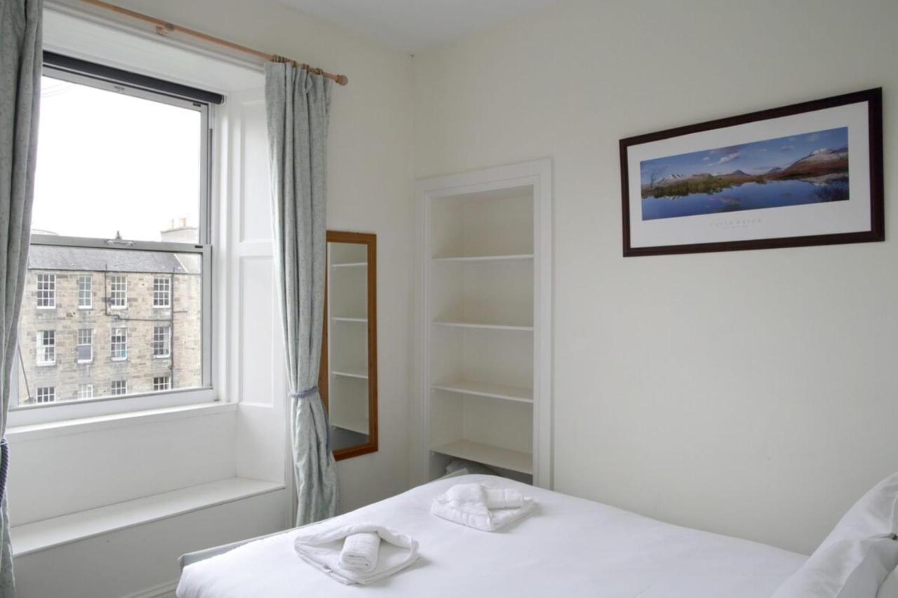 Modern And Colourful Flat By The Castle Apartamento Edimburgo Exterior foto
